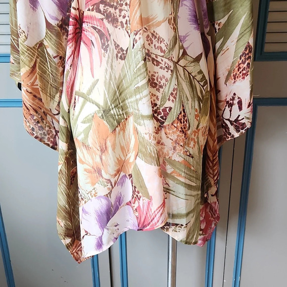 Lula orange floral Poncho - Picture 10 of 11